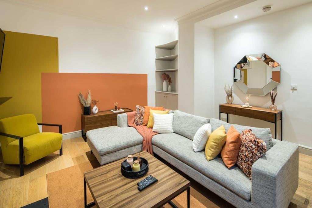 Apartamento Superb Retreat Central Next Tube Londres Exterior foto